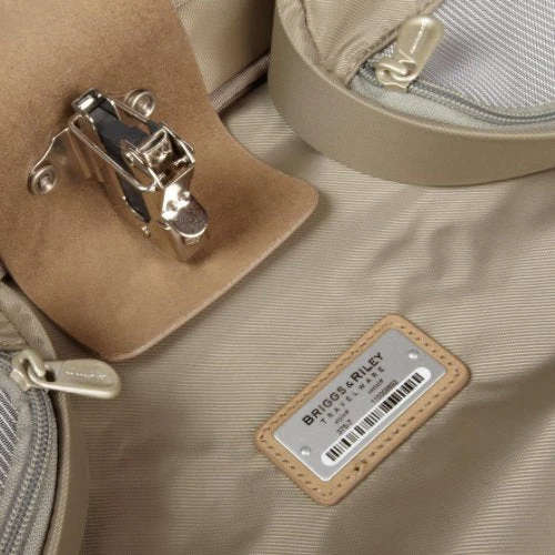 Briggs & Riley Baseline Compact Tri-Fold Garment Bag,Olive,14X22X8.5 8 Briggs & Riley Baseline Compact Tri-Fold Garment Bag,Olive,14X22X8.5 - Image 8